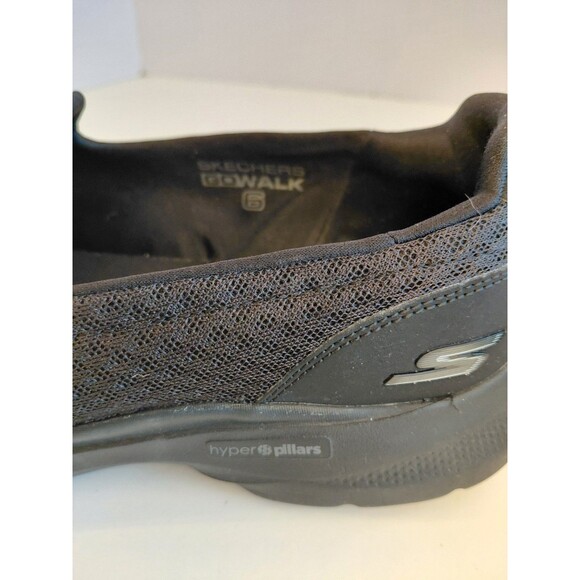 Skechers Women's Go Walk 6 Black Loafer Style Sneakers Size 10 - Picture 5 of 7